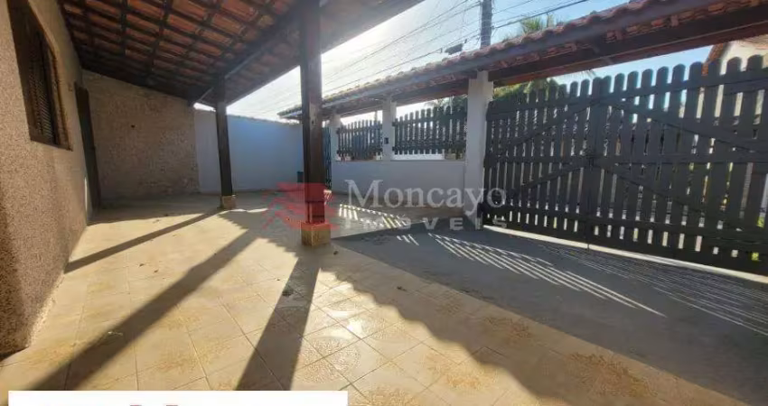 Casa perto do mar para venda com 3 quartos na praia das palmeiras, caraguatatuba