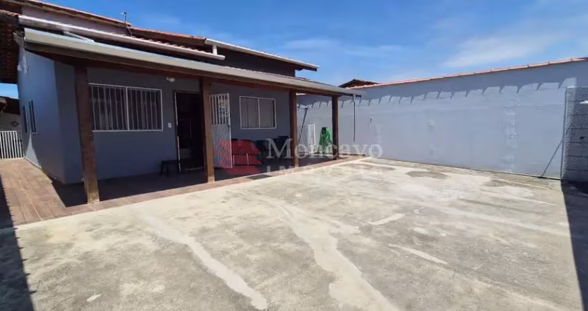 Casa com 2 quartos e piscina para venda na praia das palmeiras, caraguatatuba