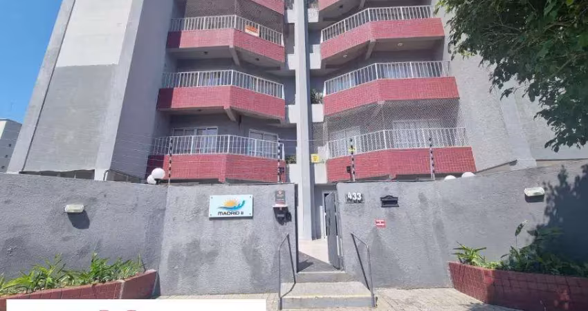 Apartamento perto do mar, amplo com elevador -cond. madri ii