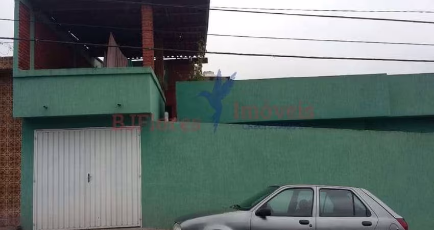 Casa de esquina com 260,00m² no bairro Jardim Estádio em Santo André/SP
