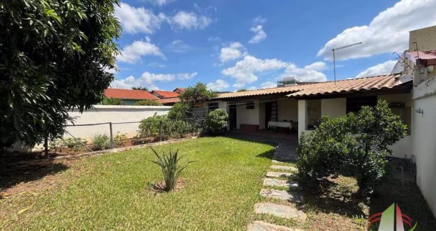 Casa em lote de 360m² com 3 quartos à venda por R$ 1.200.000 - Santa Mônica - Belo Horizonte/MG