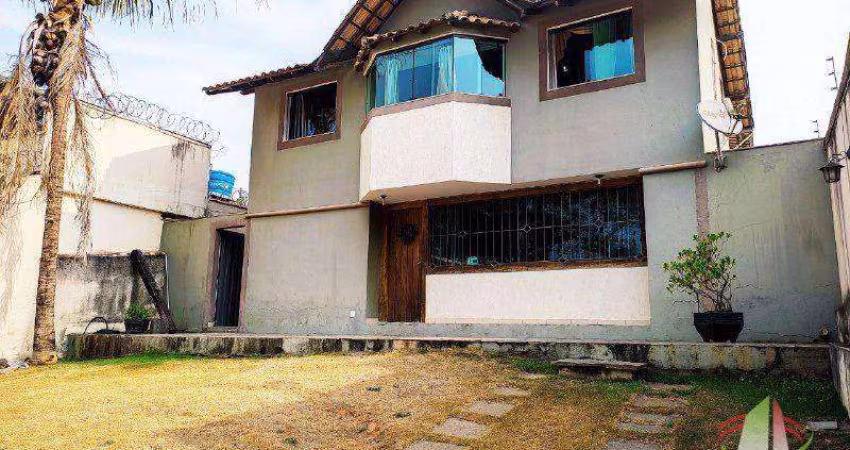 Casa com 3 dormitórios à venda, 400 m² por R$ 890.000,00 - São João Batista (Venda Nova) - Belo Horizonte/MG