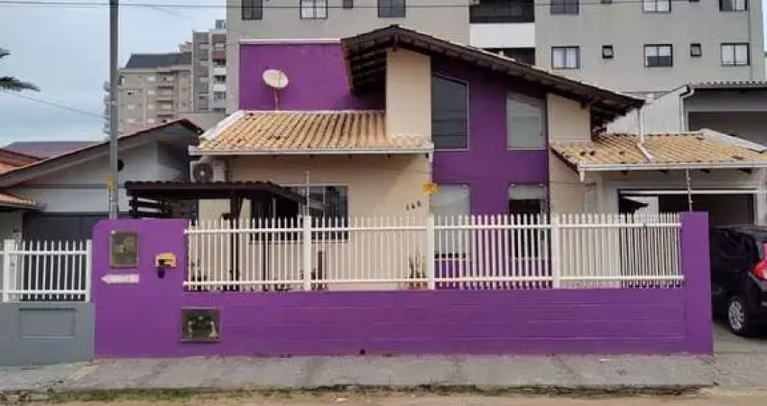 Vendo casa ao lado da praia, 02 quartos sendo uma  suíte,gravatá navegantes