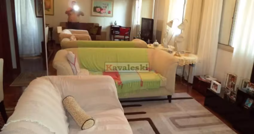 Espaçoso apartamento ao lado do metrô alto do ipiranga .
