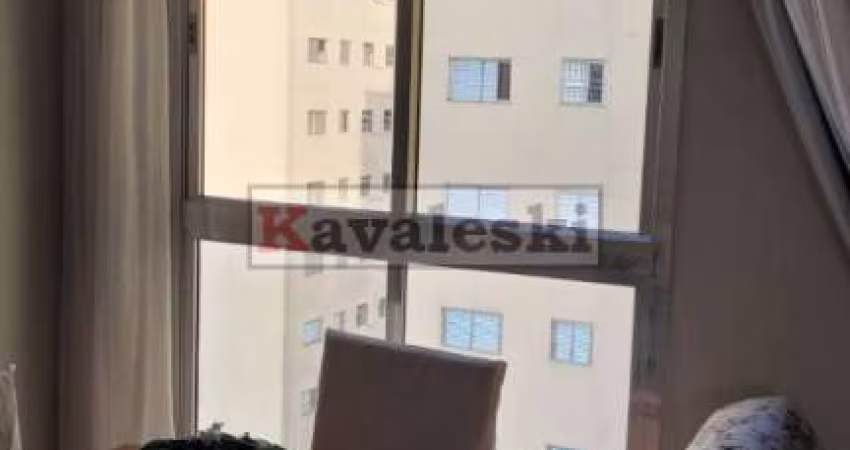 APARTAMENTO PRÓXIMO A TODO O COMÉRCIO DA VILA DAS MERCÊS .