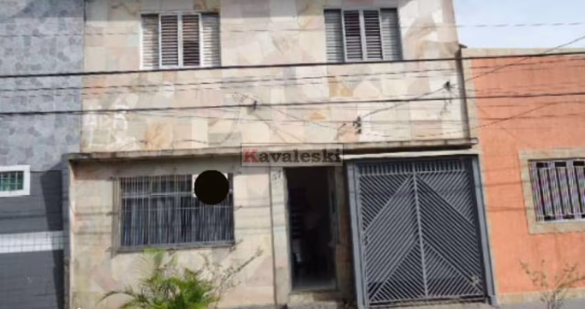 Òtima Oportunidade para morar Perto do Metrô. Sobrado reformado 2 dormitórios 1 vaga - Quintal