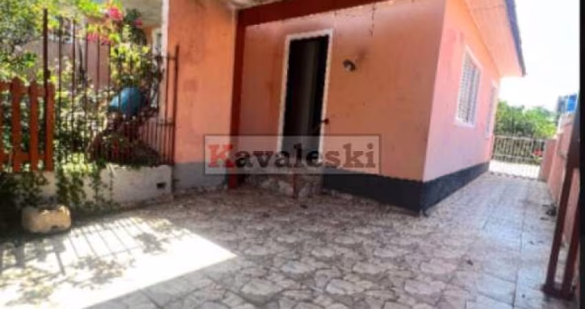 Casa 2 dormitórios 2 vagas Quintal grande , Jardim. Oportunidade na Vila das Mercês