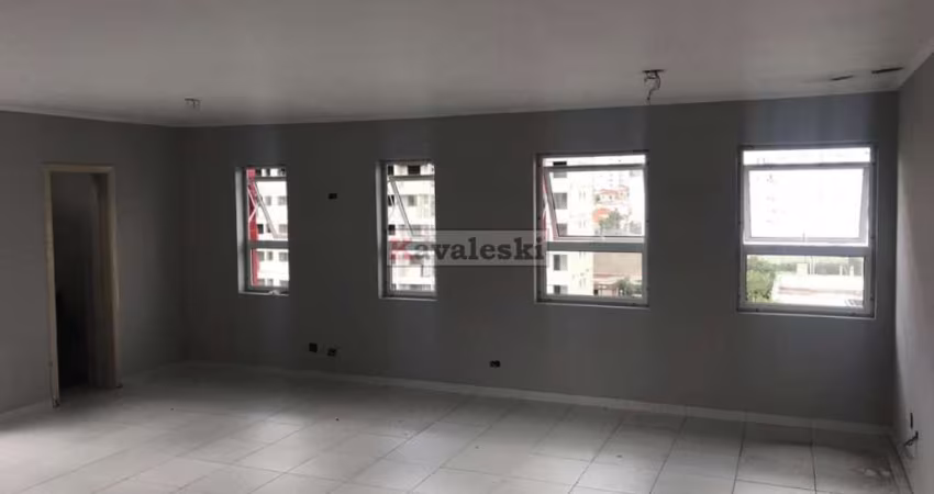 Prédio comercial próximo ao metrô São Joaquim