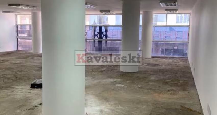 Sala Comercial e 2 banheiros para Alugar, 170 m² por R$ 2.700 Mês