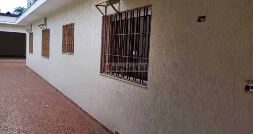Casa térrea no jardim da saúde com 400 metros de área útil.