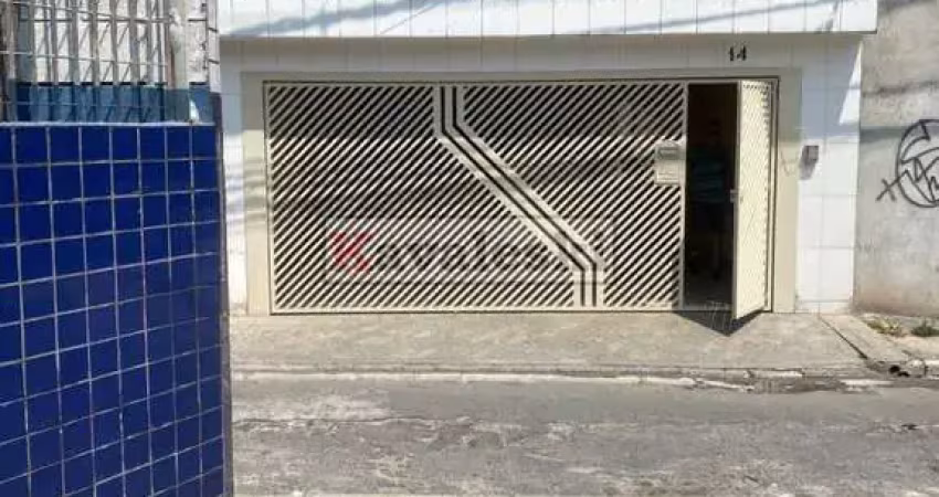 Sobrado com 3 quartos e 2 banheiros à venda, 121 m²