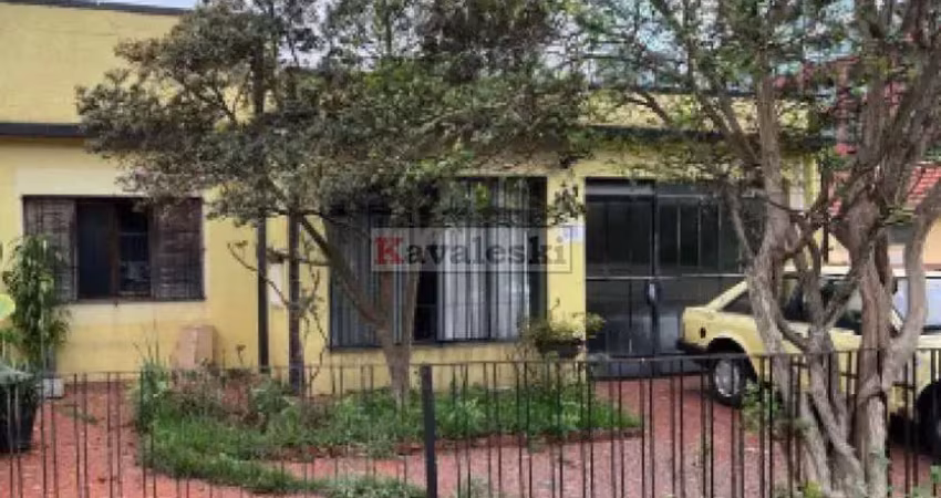 Casa térrea - 3 dormitórios , 7 vagas , quintal grande / ao lado do metrô - oportunidade