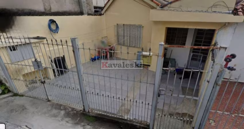 Casa térrea a venda na região da Saúde