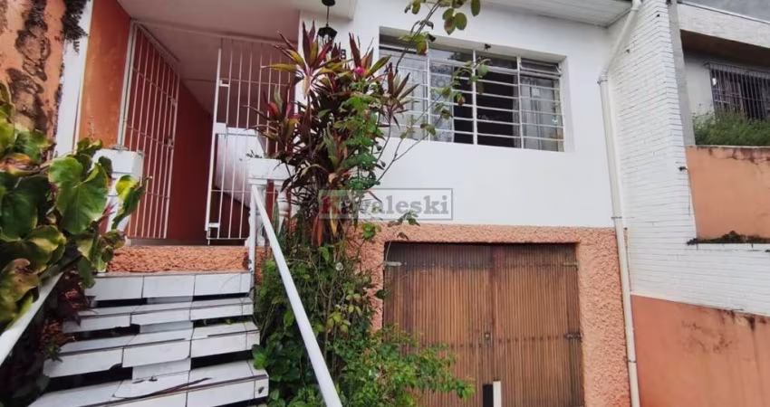 Excelente Casa Térrea Assobradada com 3 dormitórios 2 vagas - Quintal / Terraço - Próx Metrô