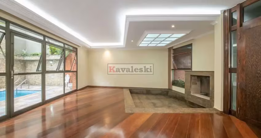 Sobrado com 241m² 3 suítes e 5 banheiros - 5 vagas de garagem