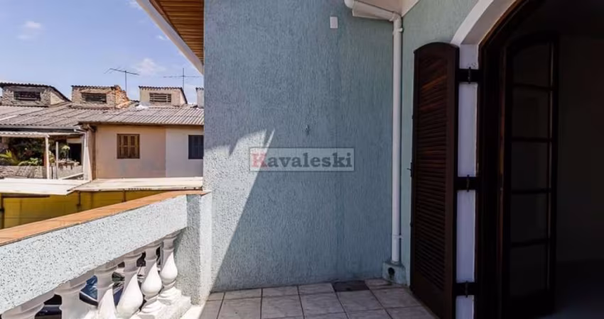 Sobrado de Vila Fechada em frente ao Metrô- 3 dormitórios 1 suite 2 vagas - Imperdível