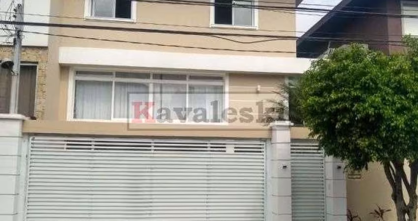 Lindo sobrado com 450 m2; 4 dormitórios, sendo 2 suítes! Bosque  da  Saúde!