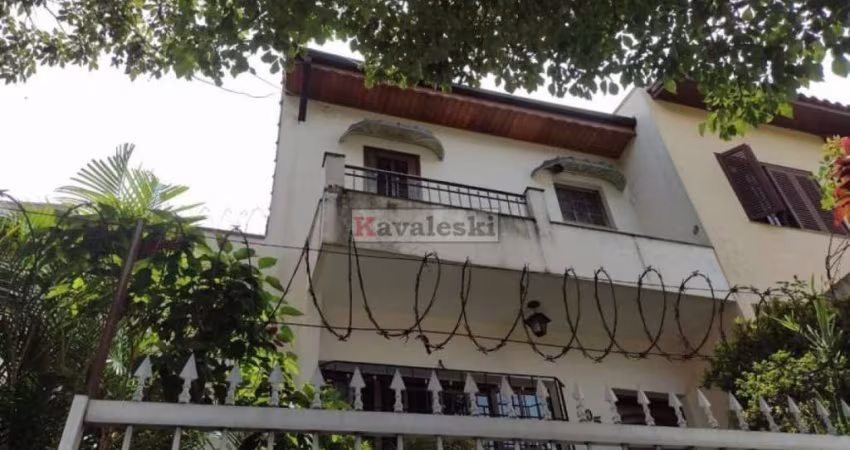 Casa Excelente Miolo Jardim da Saúde - 3 dormitórios 2 suites 3/4 vagas - Jardim / Quintal