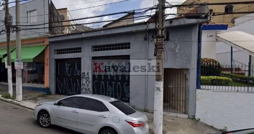 Casa Assobradada com quintal e salão, próximo a UNIP Anchieta!
