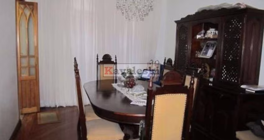 * Casa para venda tem 270 metros com 3 quartos - Metro Praça da Arvore.