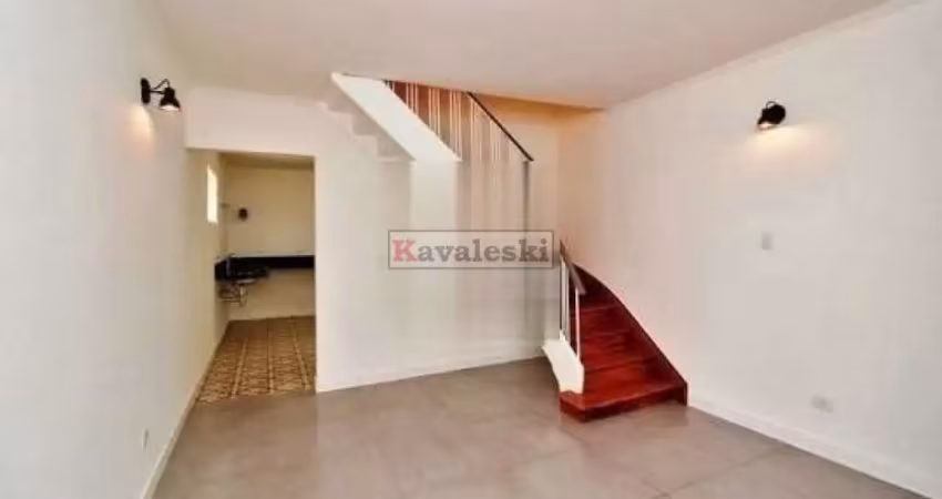Sobrado residencial / comercial/  2 dormitórios 2 wcs 1 vaga / próx metrô