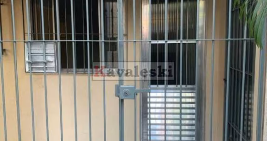 2 casas no mesmo terreno- 2 dormitórios 1 vaga - terraço/ótimo para 2 familias ou para renda