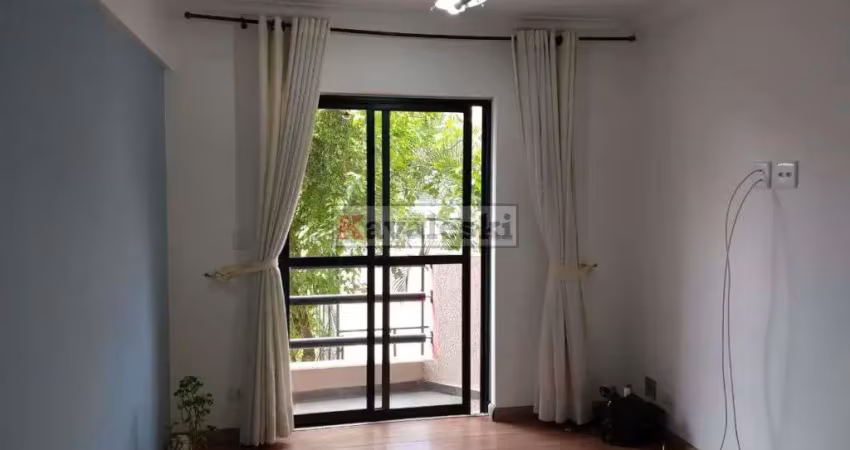 Apartamento reformado com sacada no jardim celeste. oportunidade !!!!!