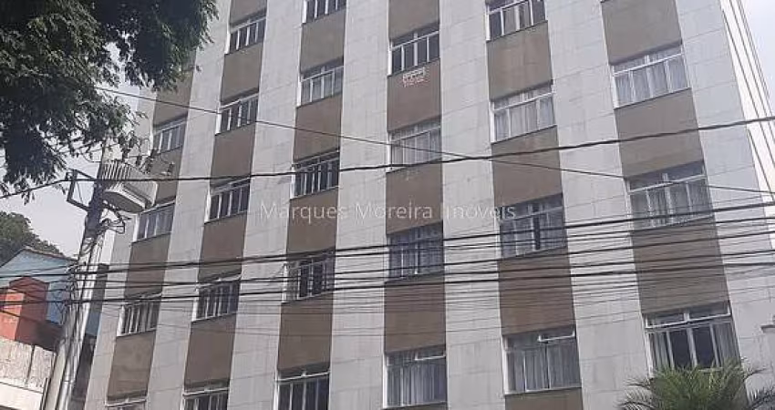 Excelente quarto e sala na Marechal Deodoro!