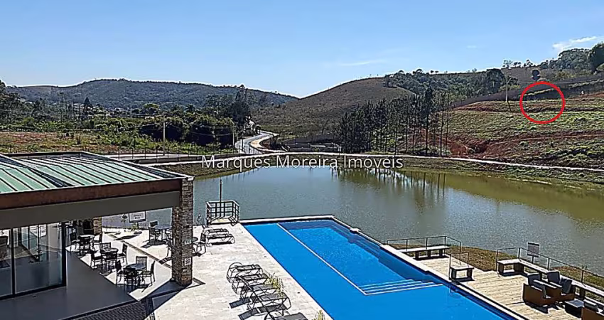 Espetacular lote no Estrela do Lago