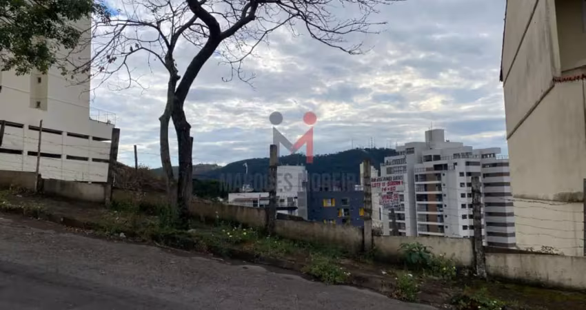 Terreno à venda na Rua José Romão Guedes, Granbery, Juiz de Fora