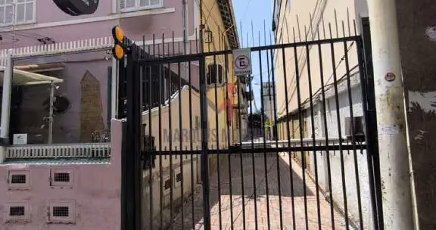 O conforto de morar em uma vila no coração da cidade