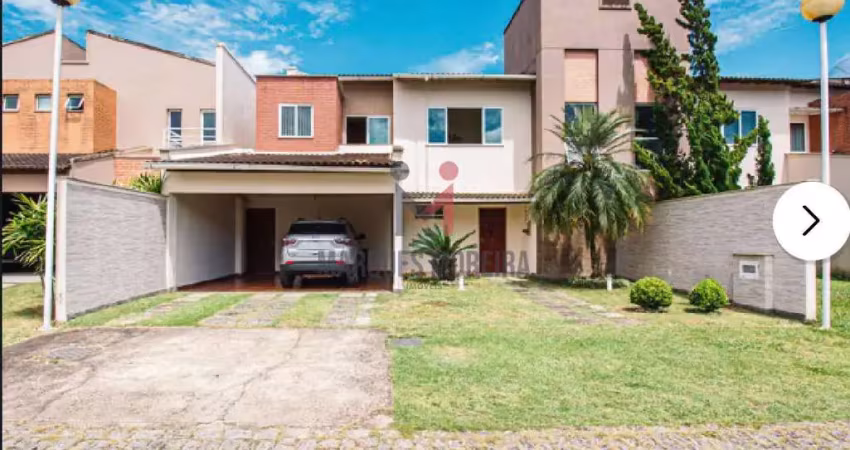 Casa 4 quartos com piscina condominio fechado.