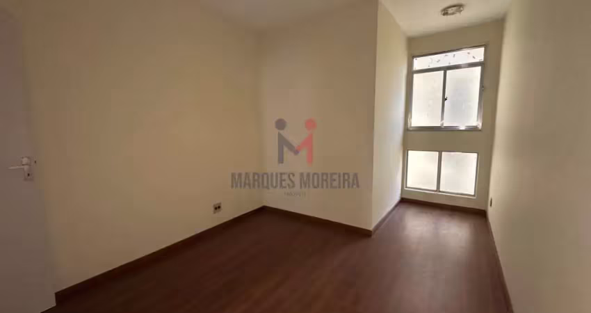 Apartamento de dois quartos, sendo um suíte, a 50 mts do parque halfeld
