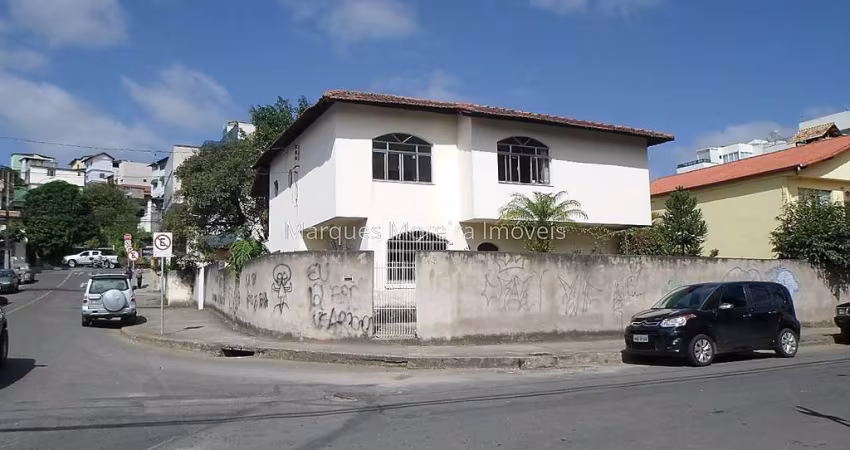 ótima casa de esquina em uma área valorizada do São Pedro