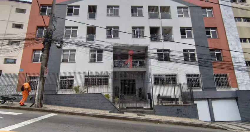 Belo apartamento reformado e mobilado 3 quartos vaga numerada 130 m²