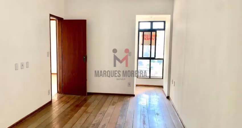 Quarto sala considerado uma das maiores plantas baixas de jf