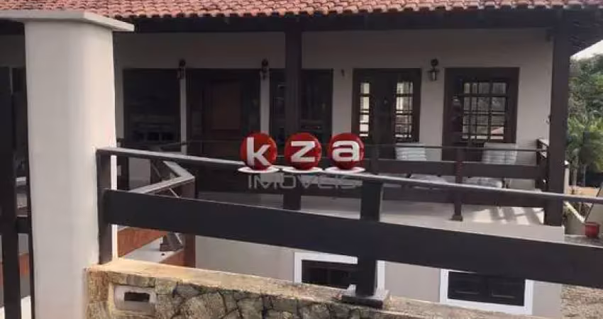 Luxuosa casa em condomínio para locação em vinhedo-sp  5 quartos, 2 suites, 3 salas, 4 banheiros, 10 vagas de garagem  369m².