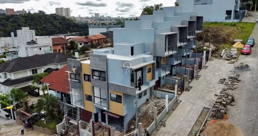 Casa com 2 quartos à venda na Rua João José Conte, 194, Planalto, Caxias do Sul