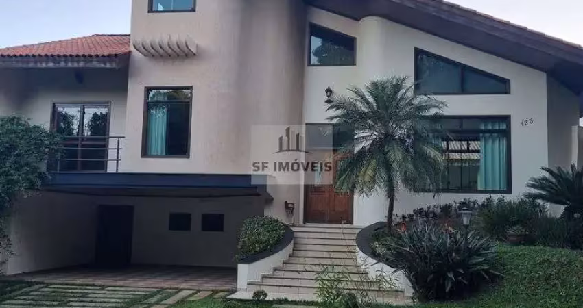 Belíssima casa de 392m², 4 suítes, para locação, no Granja Olga 3