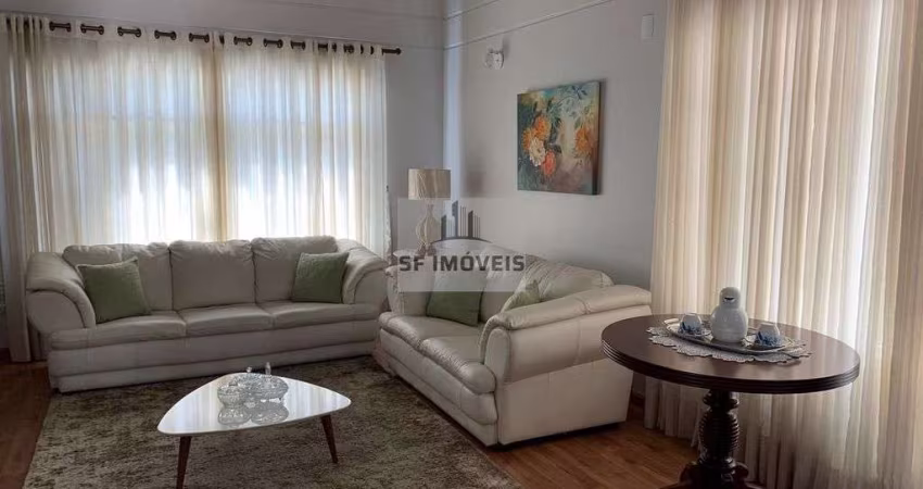 Belíssima casa de 350m², 3 dormitórios, 1 suíte, para locação no Olga 3