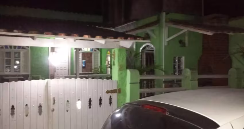 Linda casa em condomínio com 02 quartos à venda marambaia são gonçalo/rj.