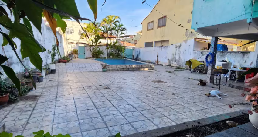 Vendo casa com 4 quartos e piscina no jardim california são gonçalo/rj.