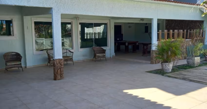 Excelente Casa À Venda, 230 M², 03 Quartos Araruama/RJ.