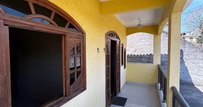 Casa à venda com 05 quartos, 4 banheiros Sacramento São Gonçalo/RJ.