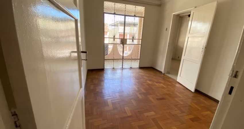 Linda Casa com 04 Quartos  em Nova Cidade São Gonçalo/RJ.