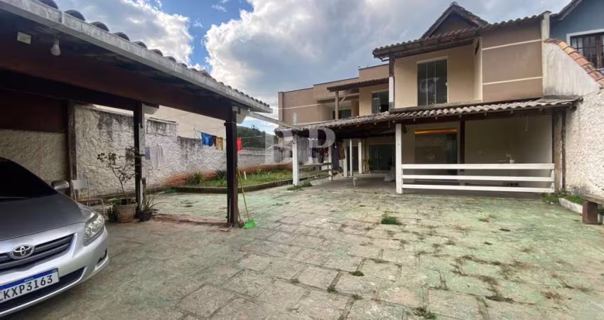 Casa em Condomínio para Venda em Teresópolis, Albuquerque, 4 dormitórios, 2 suítes, 3 banheiros