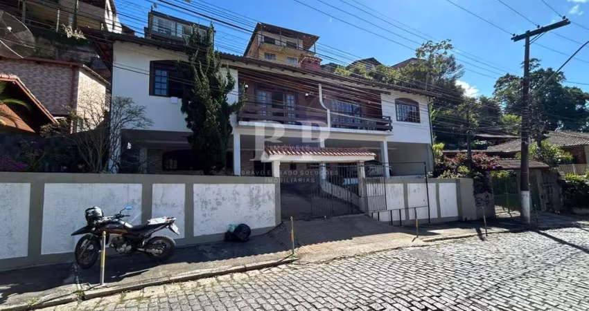 Casa Geminada para Venda em Teresópolis, Granja Guarani, 4 dormitórios, 1 suíte, 2 banheiros, 1 vaga