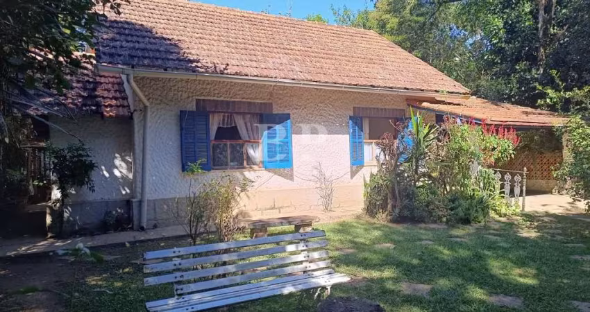 Casa para Venda em Teresópolis, Fazenda Suíça, 3 dormitórios, 1 suíte, 3 banheiros, 3 vagas