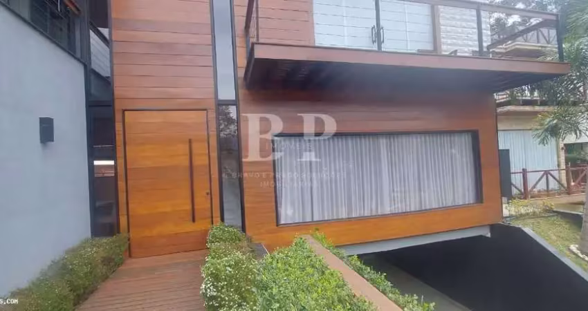 Casa em Condomínio para Locação em Teresópolis, Vargem Grande, 3 dormitórios, 1 suíte, 3 banheiros, 4 vagas