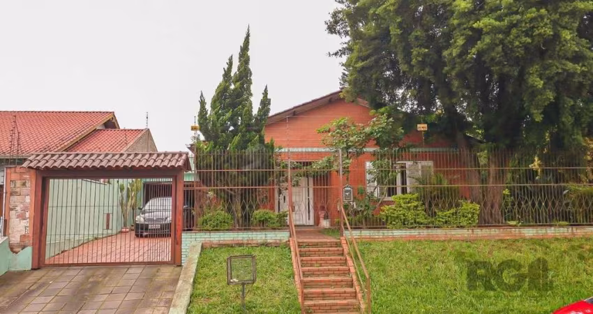 Casa com 2 quartos, vaga de garagem, churrasqueira, com 200m² privativos no centro de Esteio/RS